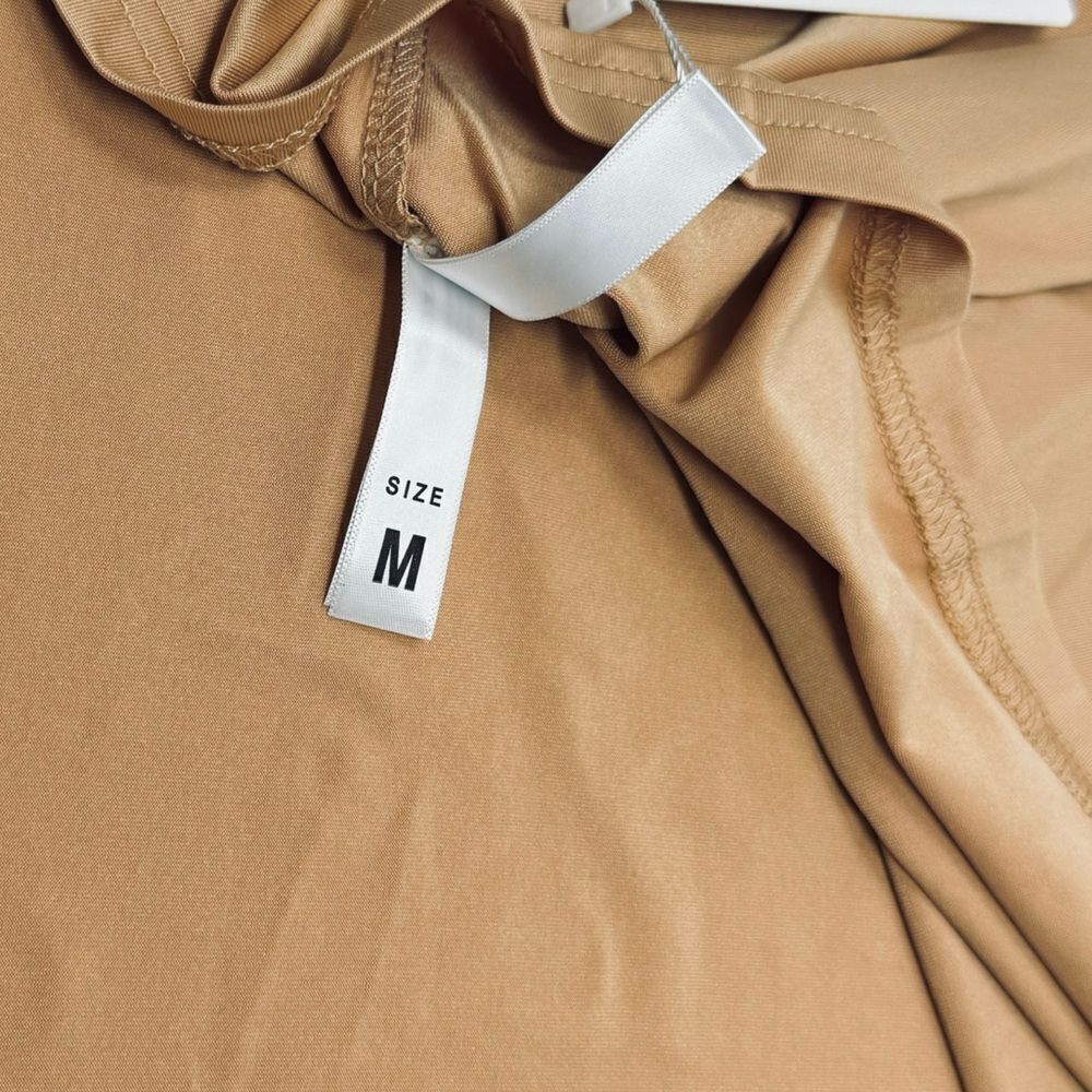 NEW. MANCYFIT Beige Medium Floral Waist Slip. - Picture 3 of 9